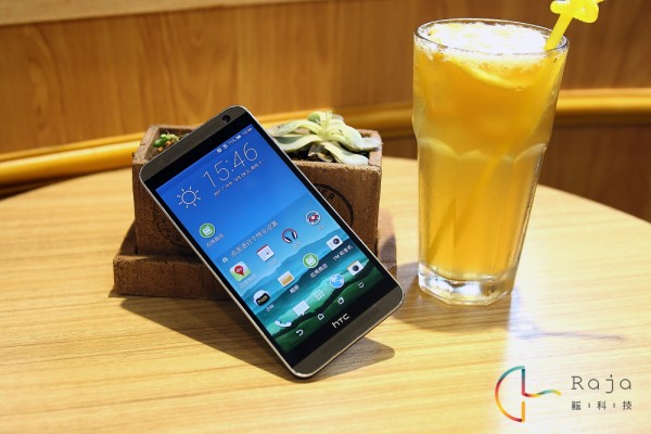 优雅时尚的大眼睛 HTC One E9+ 细节图