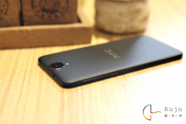 优雅时尚的大眼睛 HTC One E9+ 细节图