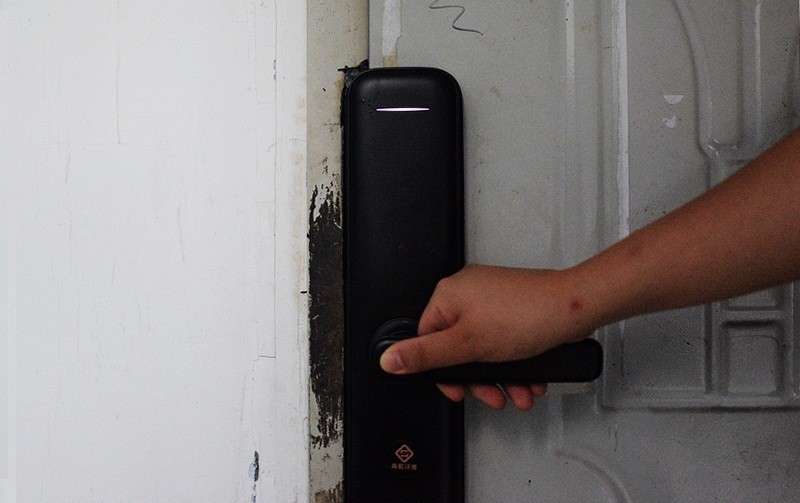 无网络也可以 密码盘自设定 青松沃德智能指纹锁L12 体验