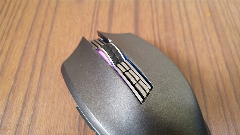 炫酷幻彩 无线畅玩——雷柏V20PRO双模无线幻彩RGB游戏鼠标体验