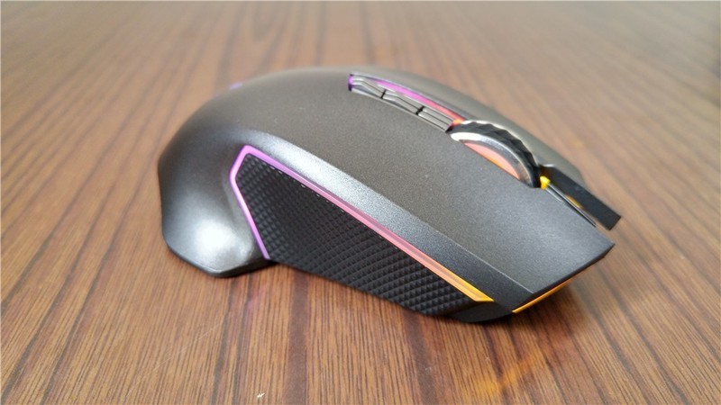 炫酷幻彩 无线畅玩——雷柏V20PRO双模无线幻彩RGB游戏鼠标体验