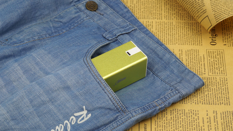 华硕 ZenPower 充电体验  两款上万毫安时电源对比测试