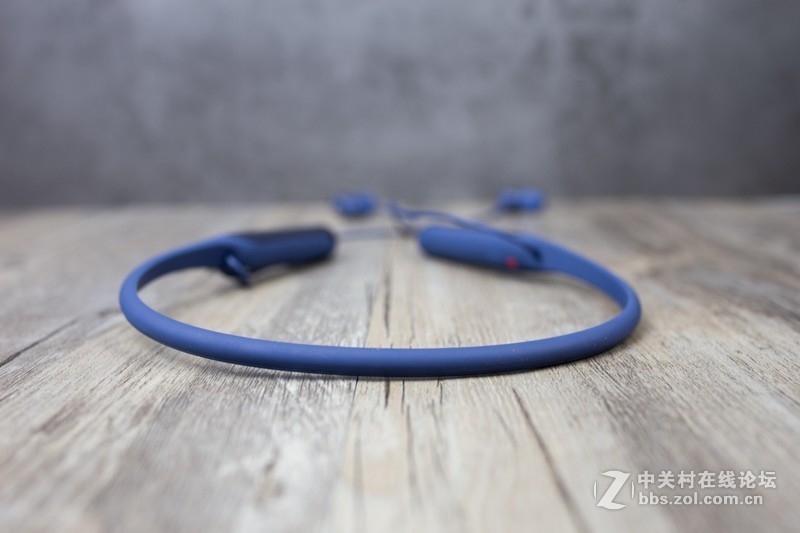 为了通勤，我入了降噪耳机，简评索尼WI-C600N