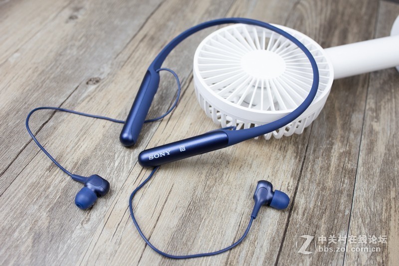 为了通勤，我入了降噪耳机，简评索尼WI-C600N