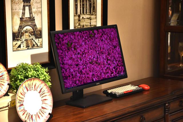 27寸2K明基PD2700Q专业显示器，10.7亿色设计娱乐两不误