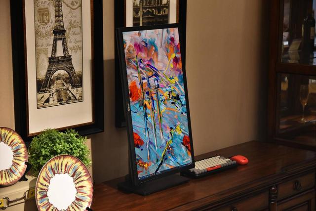 27寸2K明基PD2700Q专业显示器，10.7亿色设计娱乐两不误