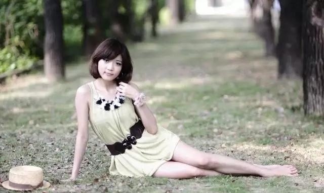 “哦，原来摄影还可以这样拍”（人像摄影角度构图之低角度拍照）
