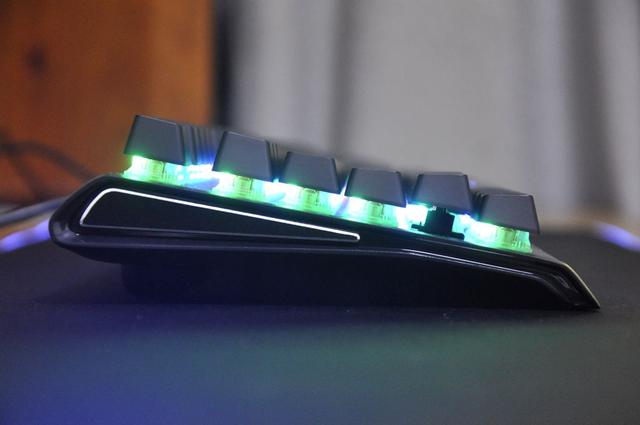 高冷范，赛睿APEX  M750机械键盘开箱