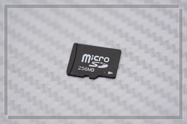 #外设# 哪个值得买？—带你看TF卡10年进化史