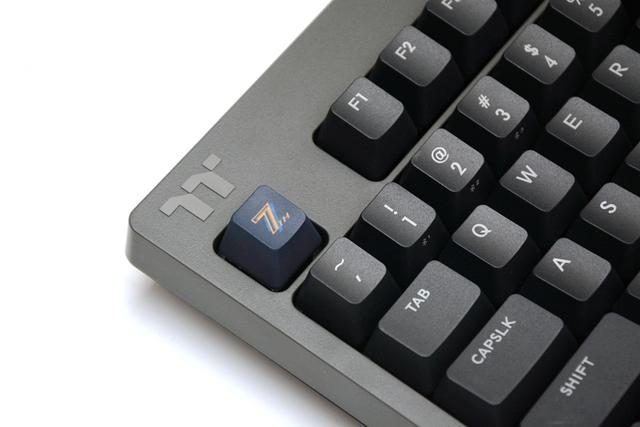 换成国产轴就骨折半价，TT这款三模机械键盘618能火？