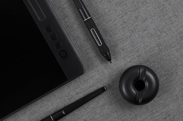 绘王-凯卓Kamvas Pro 16数位屏体验：轻薄便携、功能强大的绘画工具