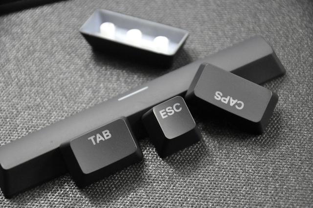 高冷范，赛睿APEX  M750机械键盘开箱