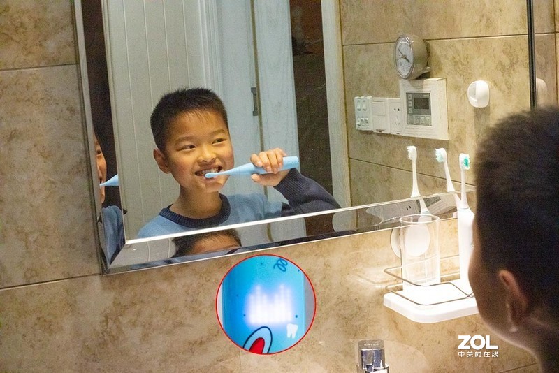 佳洁士首款智能音乐儿童牙刷S7000K拆机