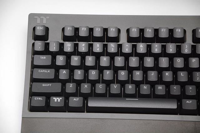 换成国产轴就骨折半价，TT这款三模机械键盘618能火？