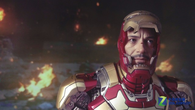 手机屏摄:HTC One M9+拍钢铁侠战衣MK42