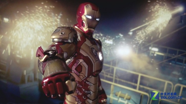 手机屏摄:HTC One M9+拍钢铁侠战衣MK42