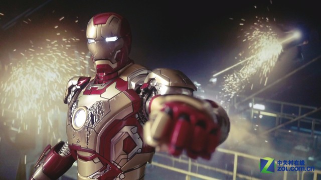 手机屏摄:HTC One M9+拍钢铁侠战衣MK42