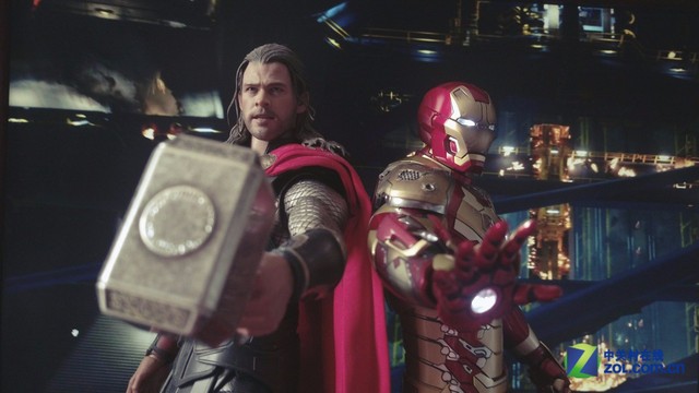 手机屏摄:HTC One M9+拍钢铁侠战衣MK42