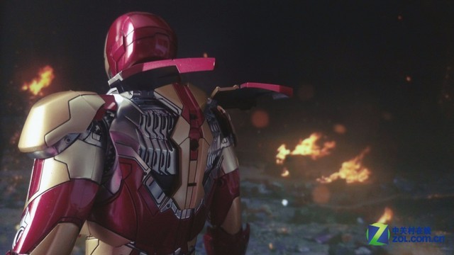 手机屏摄:HTC One M9+拍钢铁侠战衣MK42