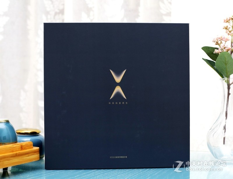 它开了国产高端电动牙刷的先河：XESS光波双净智能牙刷