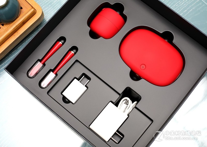 它开了国产高端电动牙刷的先河：XESS光波双净智能牙刷