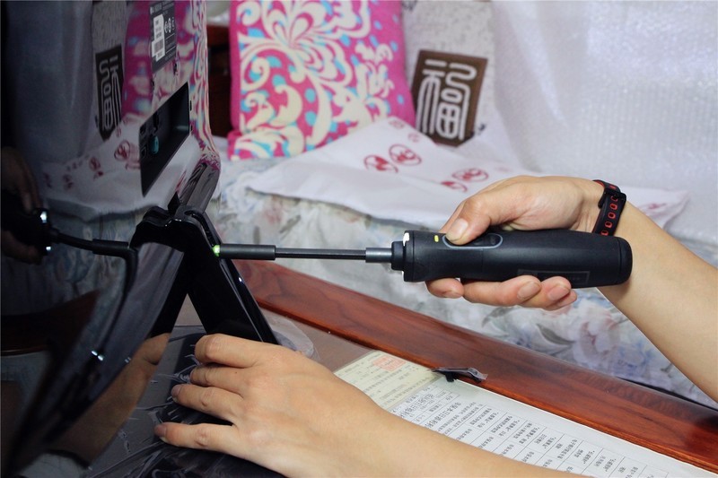 wiha zu Hause电助力螺丝刀评测：防滑丝设计让传统螺丝刀下岗