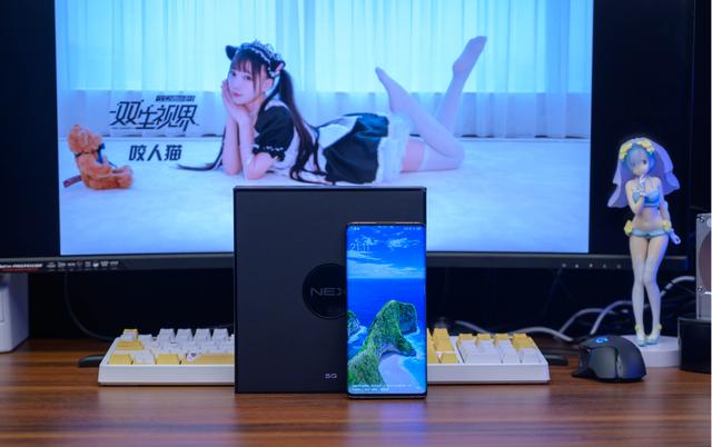 无界瀑布屏超高屏占，5G旗舰标杆！vivo NEX 3S试玩