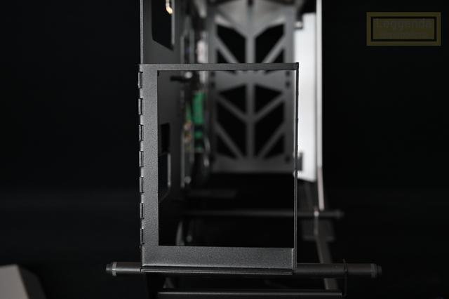 钢筋铁骨的肌肉型机箱，科幻风的大水牛铁血战士体验