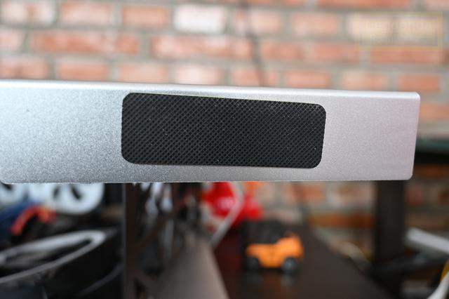 钢筋铁骨的肌肉型机箱，科幻风的大水牛铁血战士体验