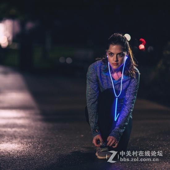 在这寂寞的夜晚闪烁闪烁