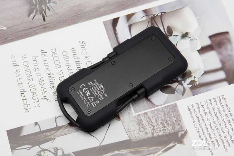 风吹雨打都不怕 奥睿科迅龙甲SV100移动固态硬盘体验