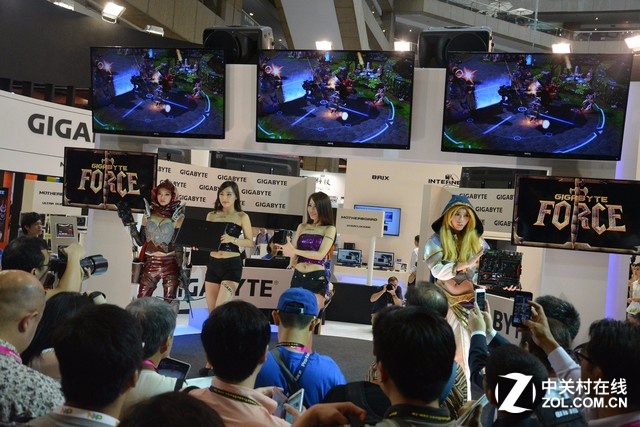 产品好妹子靓 来欣赏技嘉展台Showgirl