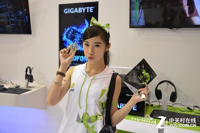 产品好妹子靓 来欣赏技嘉展台Showgirl