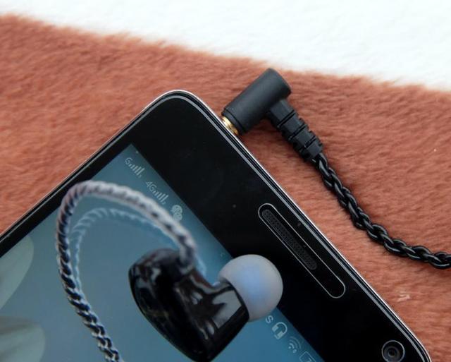 通勤耳机首选 ALLDOCUBE F40让耳朵惊艳的声音体验