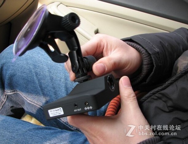 丽电威旗3DPlus：怎么样安全行车，豪车车主是这样的