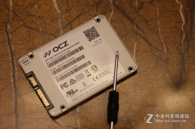 # OCZ Vector 180系列SSD全网首发试用# 精致做工超乎想象！（1.拆.解图赏）