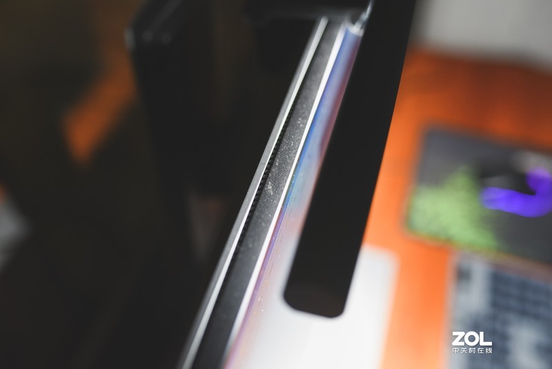 对比去年大热的屏幕挂灯，客观说说倍思与明基之间的体验价差比