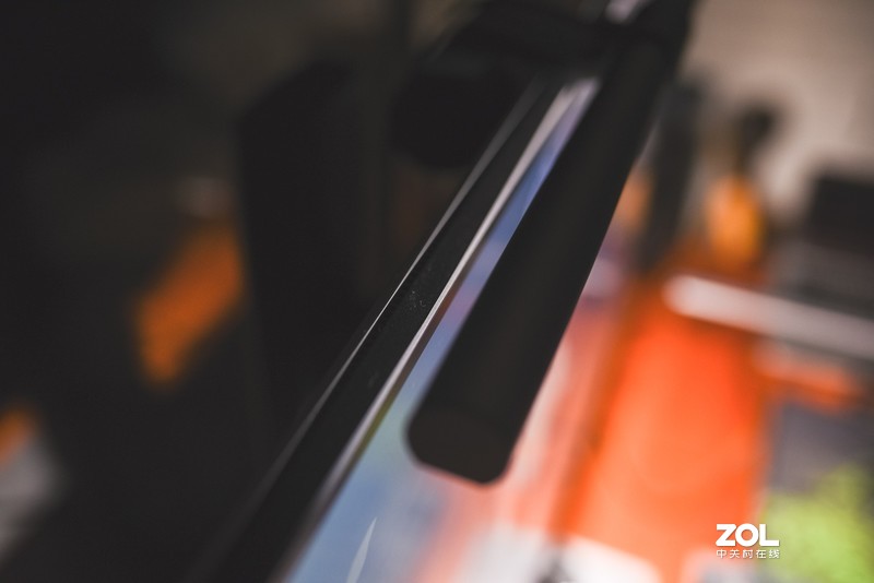 对比去年大热的屏幕挂灯，客观说说倍思与明基之间的体验价差比