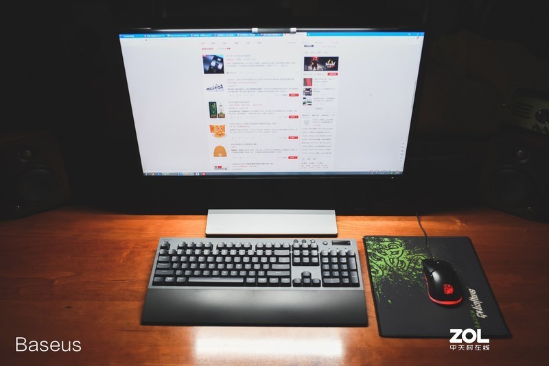 对比去年大热的屏幕挂灯，客观说说倍思与明基之间的体验价差比