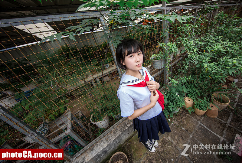 《蓝色的空灵感》----EF11-24 F4拍摄天台人像
