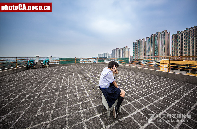 《蓝色的空灵感》----EF11-24 F4拍摄天台人像