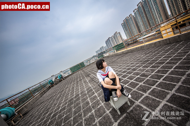 《蓝色的空灵感》----EF11-24 F4拍摄天台人像