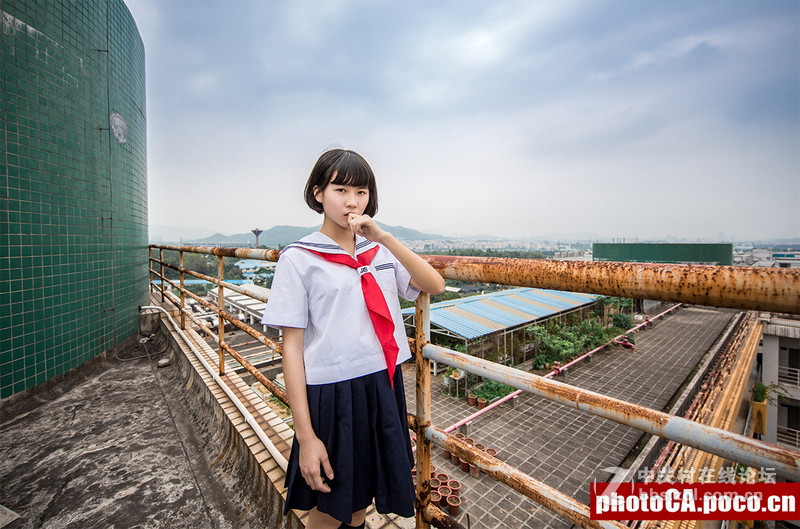 《蓝色的空灵感》----EF11-24 F4拍摄天台人像