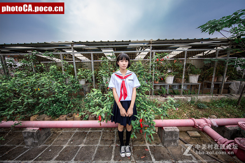 《蓝色的空灵感》----EF11-24 F4拍摄天台人像