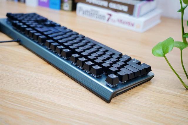 超级防水，红外银轴，雷柏推出全新机械键盘，或许合你的心意！