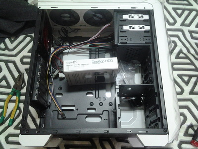 挺喜欢金河田超越机箱的，用起来感觉不错