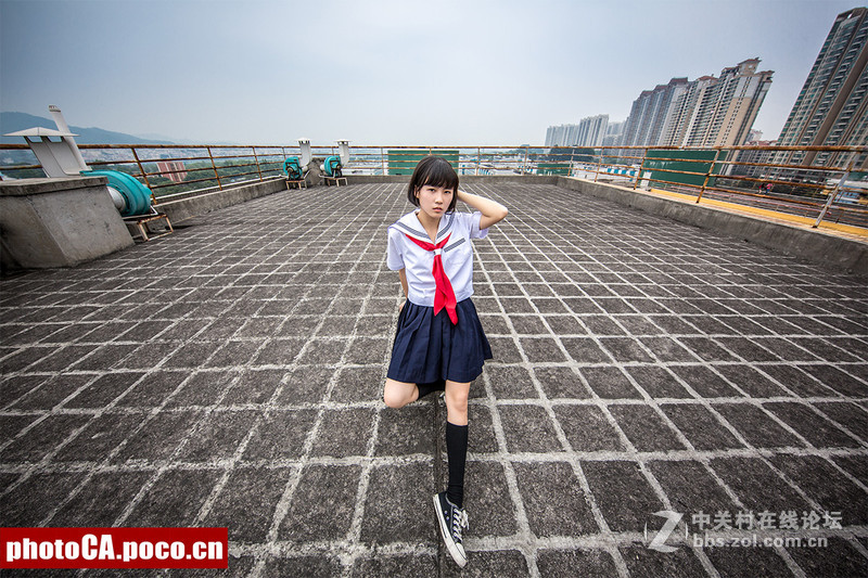 《蓝色的空灵感》----EF11-24 F4拍摄天台人像