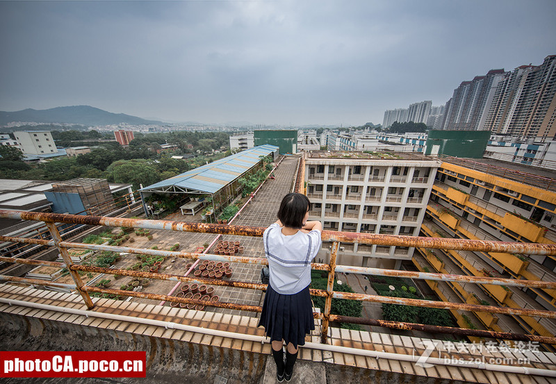《蓝色的空灵感》----EF11-24 F4拍摄天台人像