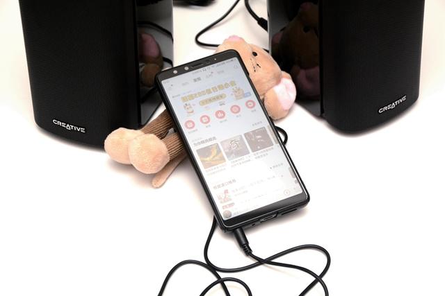 小桌子也能放得下的紧凑音箱，创新T100蓝牙桌面音箱开箱体验