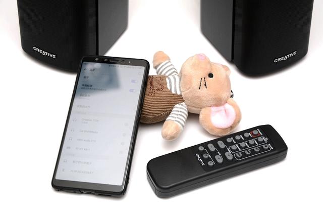 小桌子也能放得下的紧凑音箱，创新T100蓝牙桌面音箱开箱体验